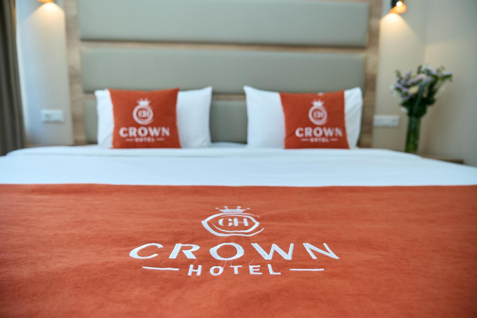 Crown Hotel ビシュケク エクステリア 写真